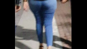 indian aunty saree ass walking